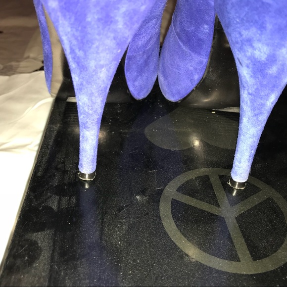 Suede Steve Madden Pumps - Picture 4 of 4